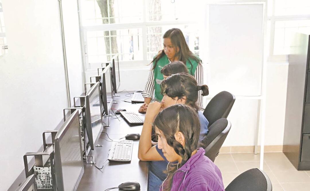Con el programa Pilares, Ciberescuelas 2022 se busca combatir el rezago educativo. Foto: Archivo/ EL UNIVERSAL.