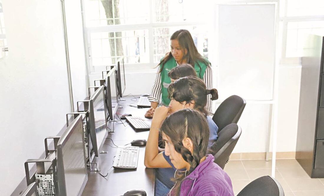 Con el programa Pilares, Ciberescuelas 2022 se busca combatir el rezago educativo. Foto: Archivo/ EL UNIVERSAL.