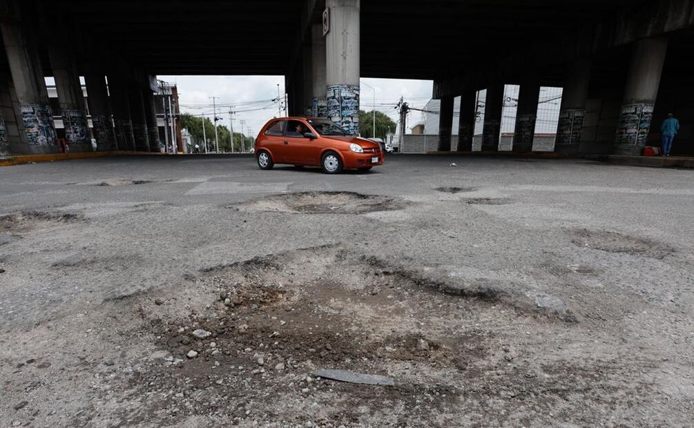 Mal estado de la carretera Toluca-Naucalpan afecta economía, denuncia presidente de parque industrial. Foto: Jorge Alvarado