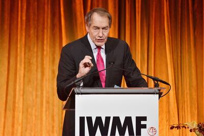 Suspenden a periodistas por casos de acoso sexual 