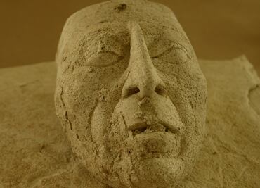 Hallan máscara de estuco del gobernante maya Pakal