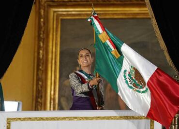Sheinbaum hace historia como la primera mujer en dar el Grito de Independencia; lanza 22 arengas ante un Zócalo repleto