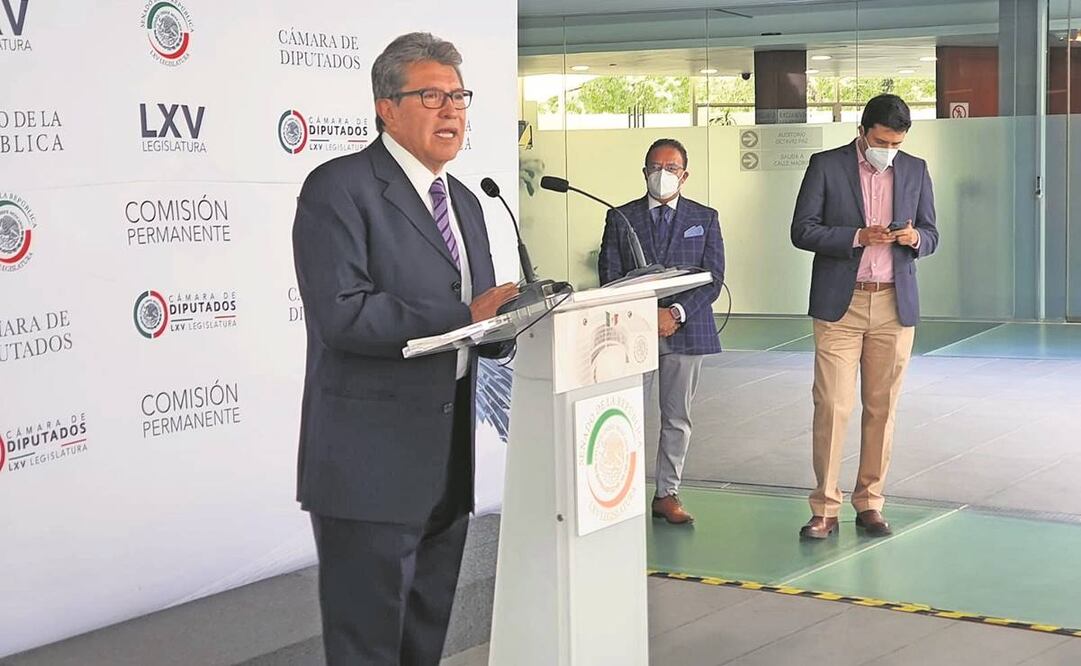 Tras confirmar que no fue invitado al desayuno de líderes de Morena y aspirantes presidenciales, realizado este domingo en Toluca, Ricardo Monreal afirma que con promociones personalizadas anticipadas no se honra la democracia. Foto: Especial