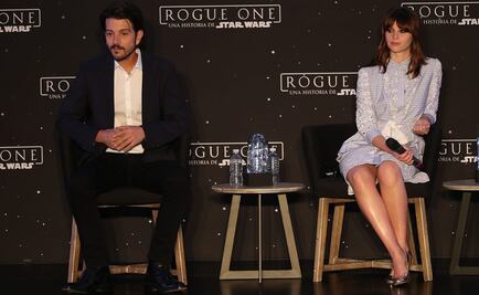 Diego y Felicity desfilan en alfombra de “Rogue One”