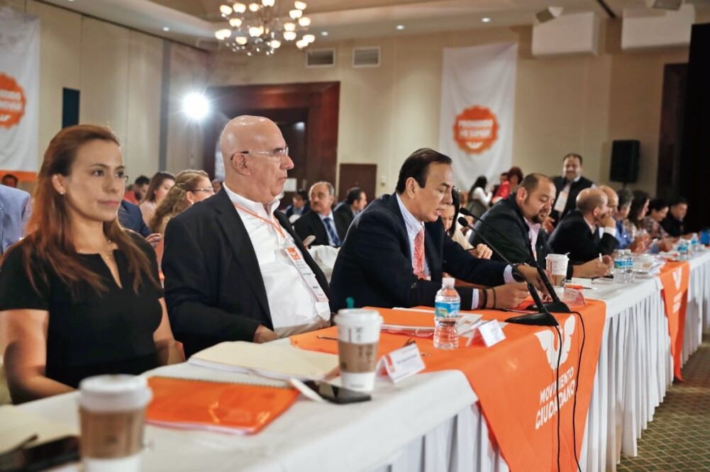En reunión privada, el Consejo Ciudadano Nacional de Movimiento Ciudadano (MC) aprobó la construcción de un Frente Ciudadano por México para las elecciones del próximo año. (CRISTOPHER BLANQUET. EL UNIVERSAL)