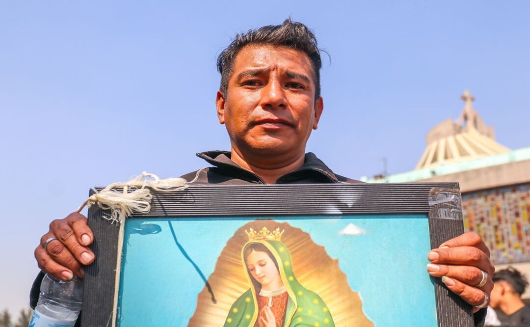 "El frío pegó, pero la fe pudo más": Peregrinos desafían bajas temperaturas en la Basílica. Foto: Axel Sánchez