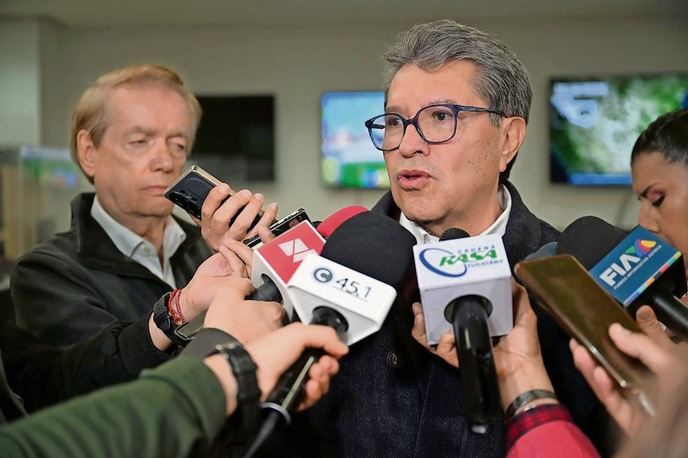 Ricardo Monreal mostrará el bosquejo a la Presidenta. Foto: de Luis Camacho. El Universal