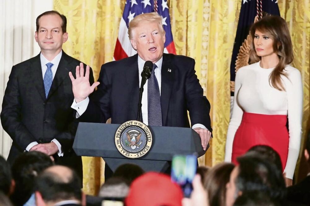 El presidente Donald Trump, durante su discurso de ayer en la Casa Blanca para celebrar el Mes de la Herencia Hispana. (AFP)