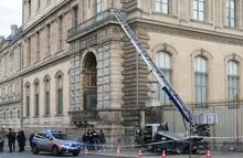 Golpe al Louvre: una mujer se suma a los acusados del millonario robo y el botín sigue perdido