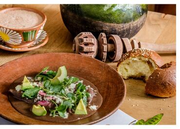 El sabor de Oaxaca en CDMX: tlayudas, mole y chocolate