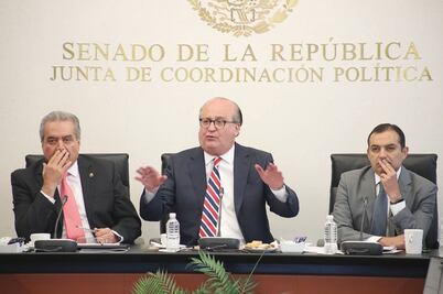 Chocan Graco y Ruiz Esparza por Paso Exprés