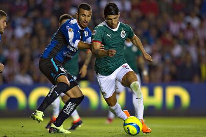 Chivas rescata empate ante Querétaro 