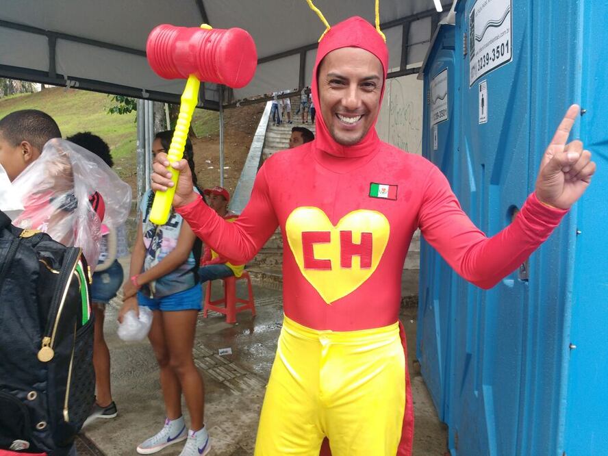 Foto: Alfonso Morales/ “Chapulín Colorado”, presente en el Alemania-México