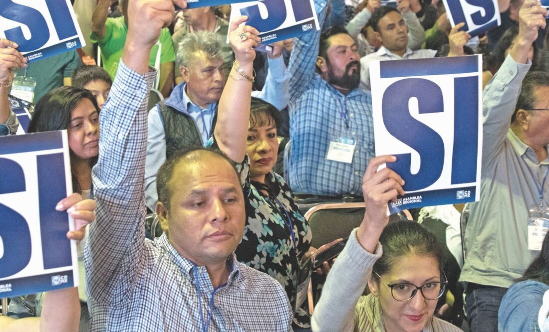 Durante la 29 Asamblea Regional del PAN capitalino se eligieron a 100 integrantes de su Consejo Regional para el periodo 2019-2021 (50 hombres y 50 mujeres), así como a sus representantes en el Consejo Nacional. ESPECIAL