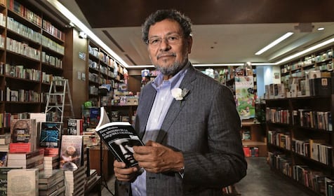 La sirena y el jubilado, adelanto de la nueva novela de Élmer Mendoza