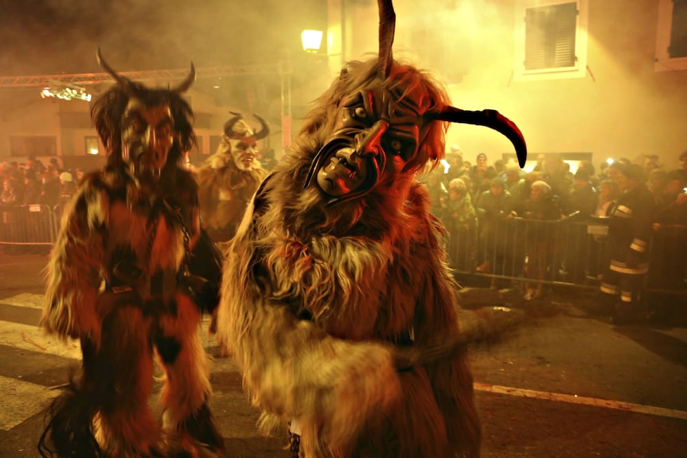 El Krampus, figura del folclor de los Alpes, se encarga de castigar a los niños malos. (Foto: Istock)