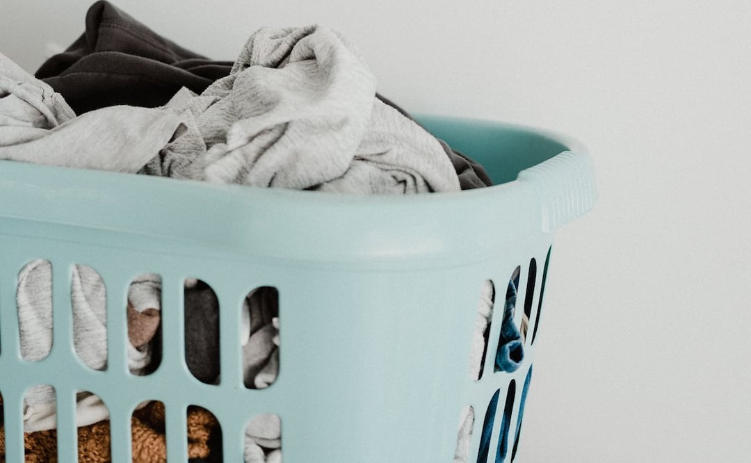 Las manchas de sangre no tienen que arruinar tus prendas / Foto: Unsplash