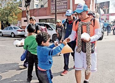 Niños, adultos mayores y mujeres embarazadas avanzaban con fe