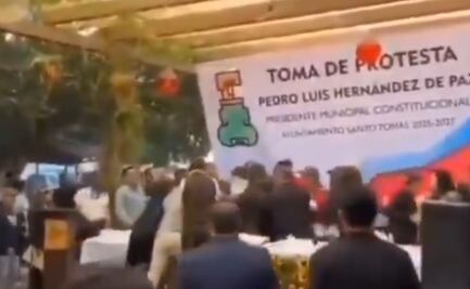 VIDEO Operativo Enjambre: Alcalde electo y su esposa huyen durante toma de protesta en Santo Tomás de los Plátanos; están prófugos