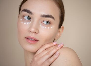 Vitaminas que ayudan a rejuvenecer el contorno de ojos