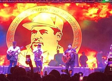 Festejo en ayuntamiento de Culiacán termina con imagen de "El Chapo" Guzmán