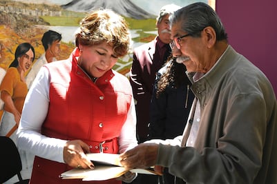 Asesorías, programas sociales y becas, temas planteados por ciudadanos en audiencia ciudadana con Delfina Gómez