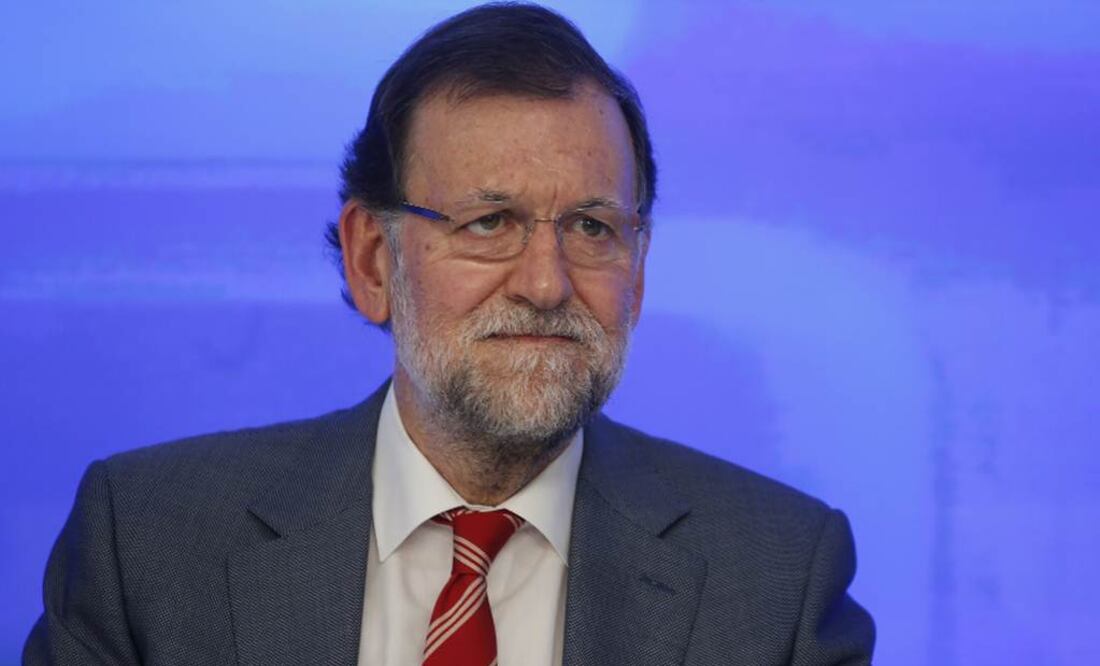 Presidente del gobierno español dice que mantendrá su equipo