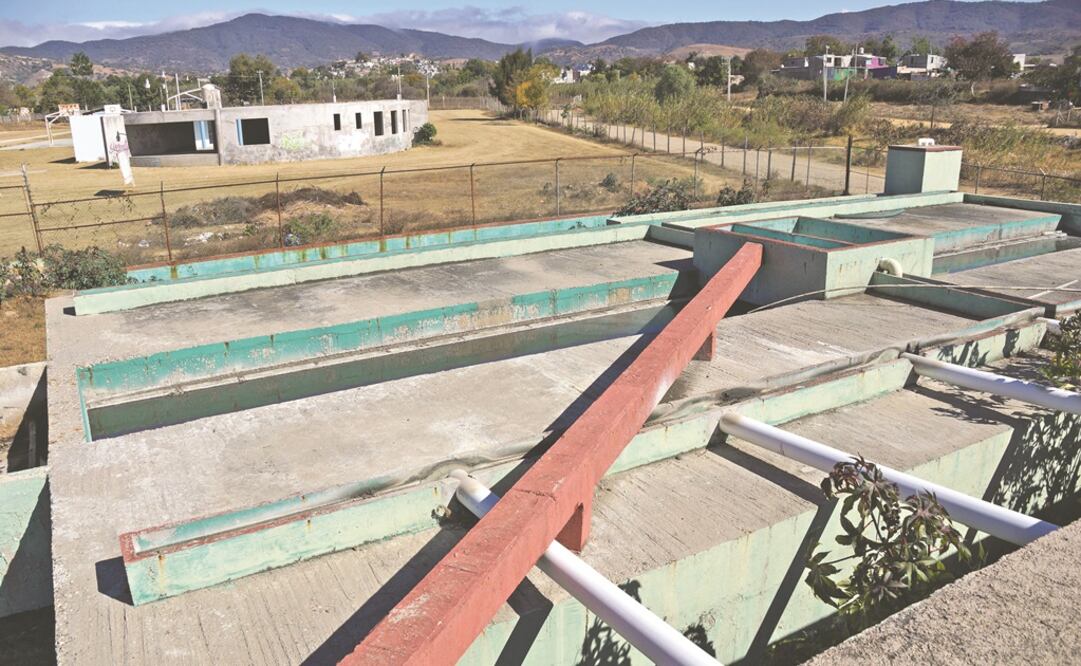 La desatención de las plantas es resultado de la falta de planeación de gobiernos anteriores, asegura Benjamín Hernández, director de la CEA. FOTOS: EDWIN HERNÁNDEZ. EL UNIVERSAL