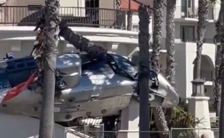 Accidente de helicóptero en Huntington Beach, California, deja cinco heridos; aeronave cayó sobre la Pacific Coast Highway