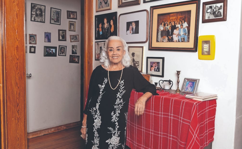 La casa de la actriz, quien se convirtió en madre a los 29 años, está plagada de retratos que muestran varios momentos de su dinastía. Foto: Hugo Salvador/ EL UNIVERSAL