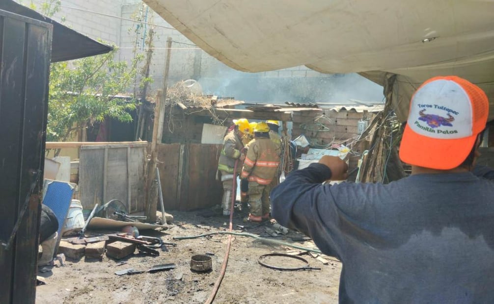 Los primeros reportes indican que dos cuartos resultaron afectados por el incidente que generó una gran columna de humo. Foto: Especial