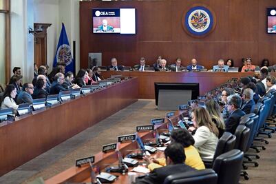 La OEA apoya a México; condena a Ecuador