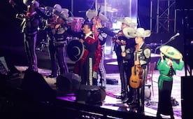 De “El Rey” a “Inocente pobre amigo”: el Zócalo canta antes de Intocable