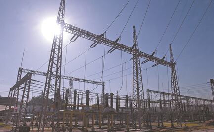 Juez señalado por AMLO concedió tres suspensiones más contra reforma eléctrica