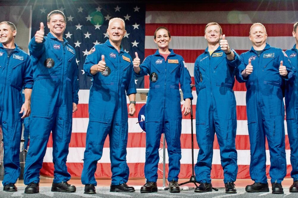 El equipo de nueve astronautas, en una rueda de prensa en el Johnson Space Center de Houston, Texas, EU. (NASA. AFP)
