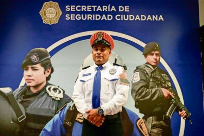 Devuelve 50 mil pesos que se encontró: “somos más los policías buenos”