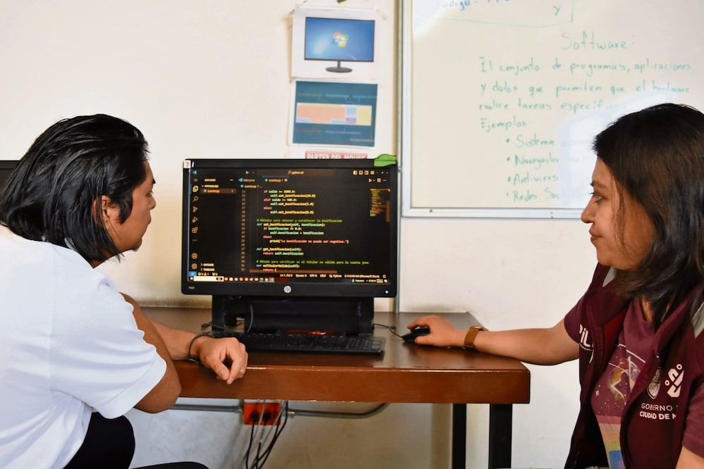 Una vez que los estudiantes hayan concluido estos módulos, se les da la opción de certificarse en prog rama s como Spark AR, y otro para el desarrollo de a plicaciones con el apoyo de Huawei. Foto: Eduardo Castañeda
