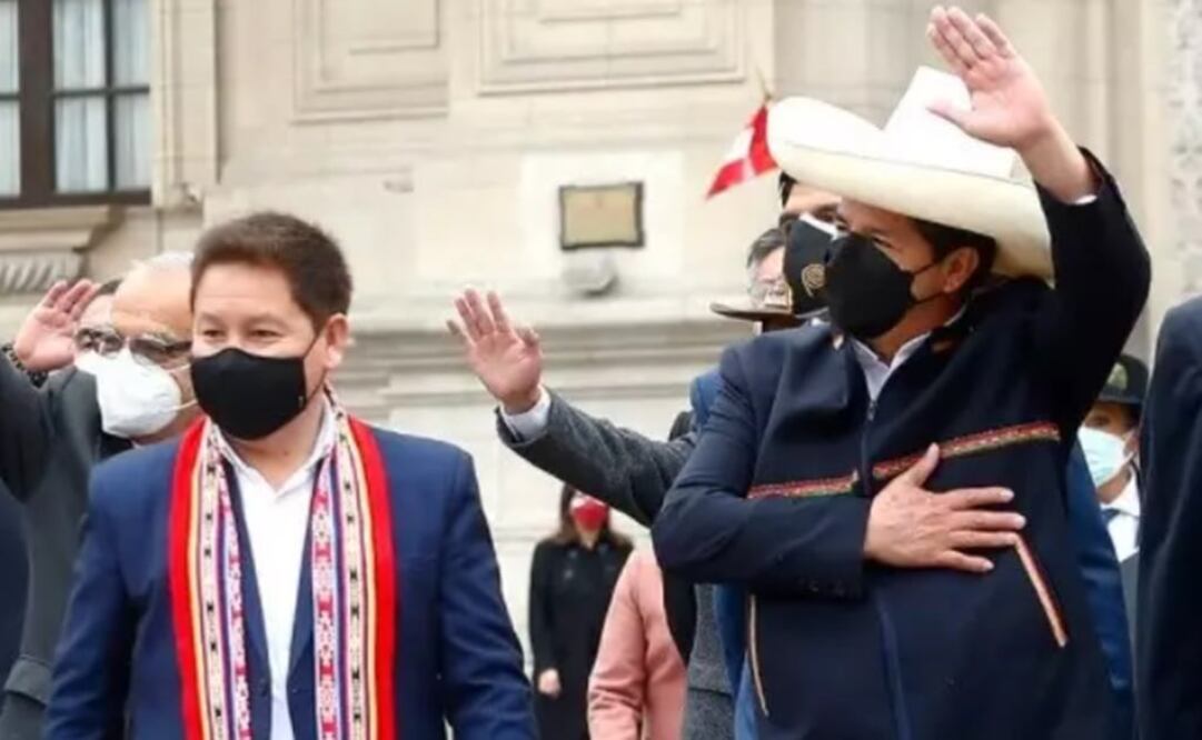 El exprimer ministro de Perú Guido Bellido y Pedro Castillo. Foto: Europa Press 