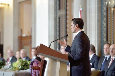 Peña a Trump: no se pagará muro; defenderemos las inversiones