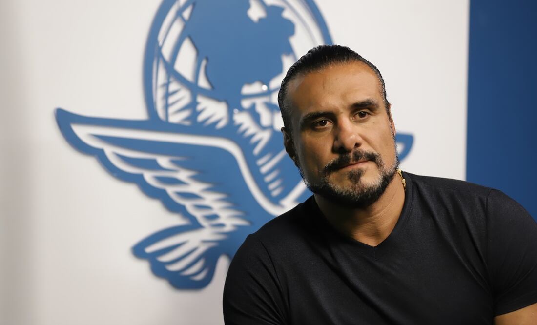 Alberto del Río en los estudios de El Universal - FOTO: Fernanda Rojas / El Universal