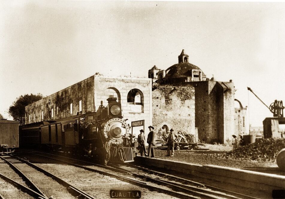 El "tren de juguete" que cruzaba los volcanes