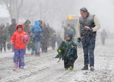 FOTOS: Estados Unidos enfrenta nieve y temperaturas gélidas; causa condiciones traicioneras en carreteras