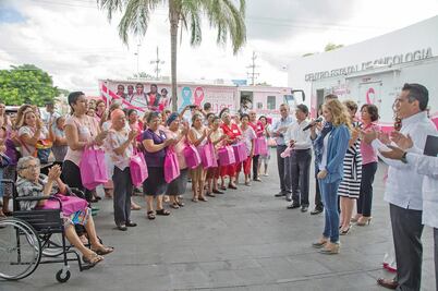 Angélica Rivera llama a prevenir cáncer de mama