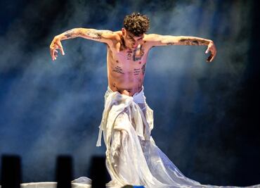 "LAK", una nueva mirada al "Lago de los cisnes" en el Teatro Guillermina Bravo