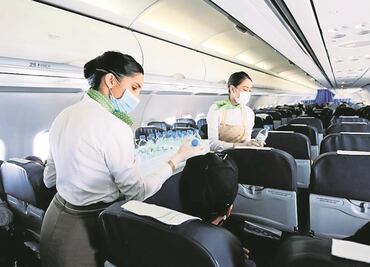 Diputada de Morena propone que den alimentos y bebidas gratis en vuelos que duren más de una hora