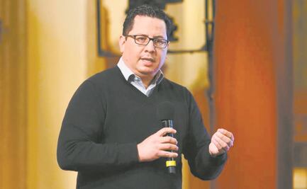 Chocan versiones sobre muerte de personal vacunado