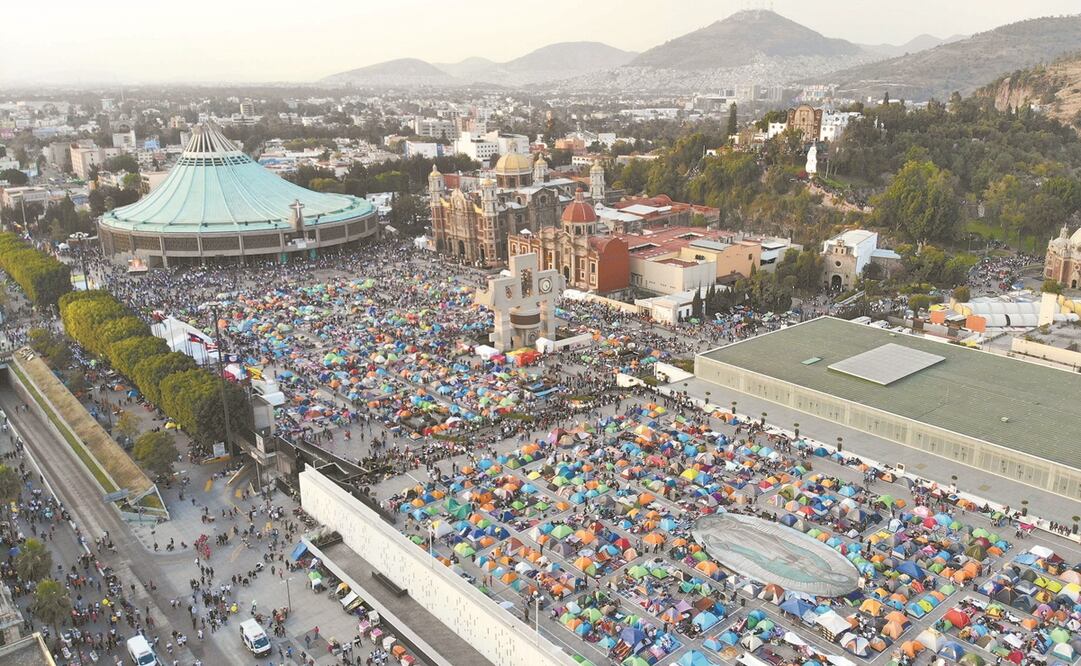 Cada año, EL UNIVERSAL ha documentado que la Iglesia católica y los feligreses se han centrado en pedir que México alcance la paz. Foto: LUIS ENRIQUE RAMÍREZ. EL UNIVERSAL