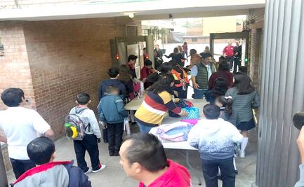 Colegio Cervantes regresa a clases tras tragedia; instalan detectores de metales y revisión de mochilas