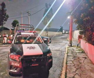 Ejecutan a pareja de policías en el interior de su patrulla