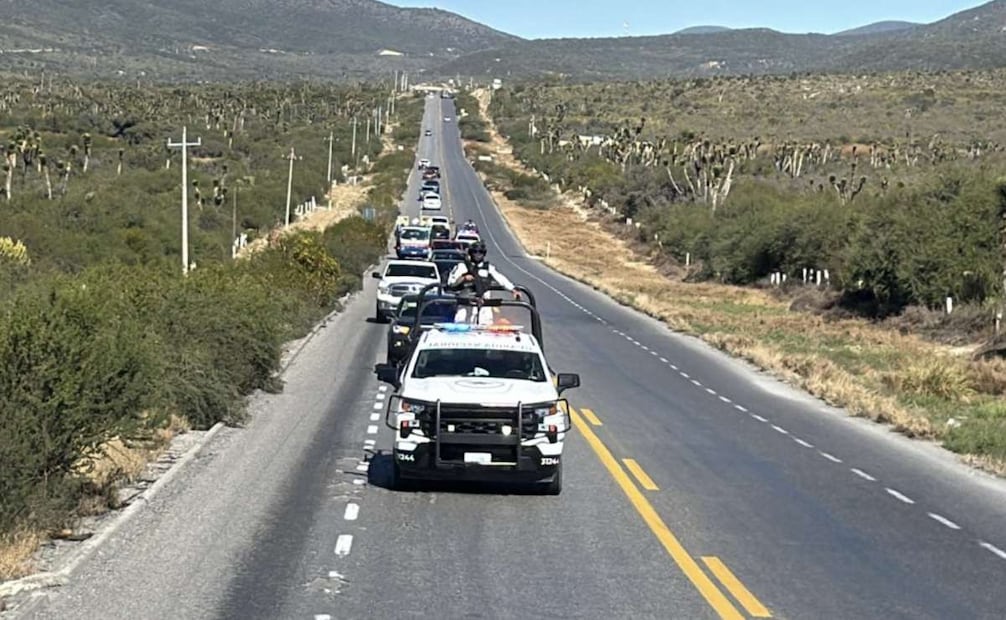 Elementos de seguridad hacen revisiones las carreteras del estado (18/12/2025). Foto: Especial